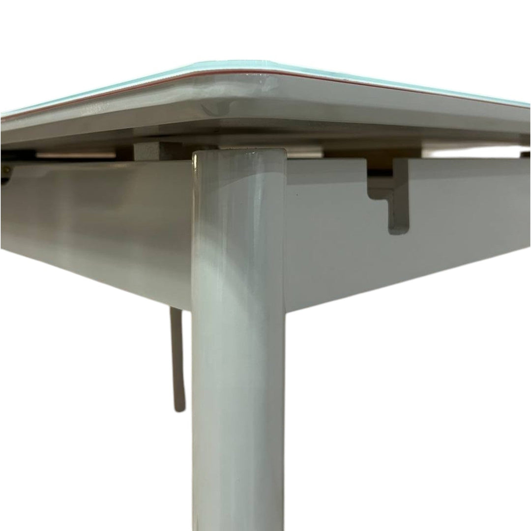 Трапезна разтегателна маса Лорета със закалено стъкло